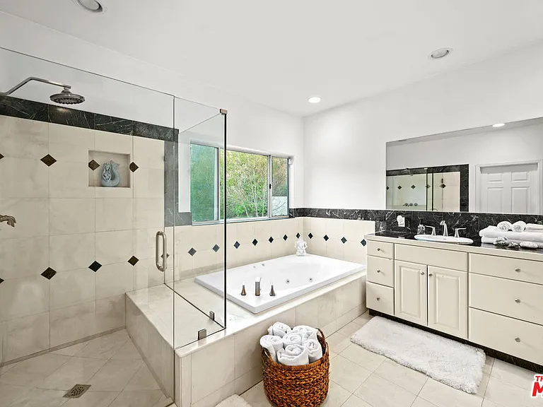 4345 Escondido Trl — Photo 29