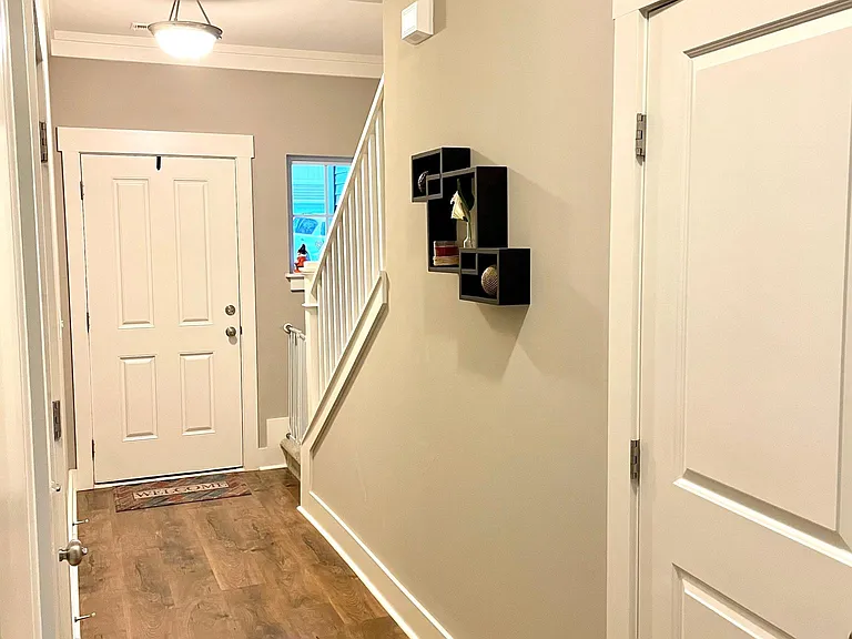 722 Elmbrook Dr — Photo 2