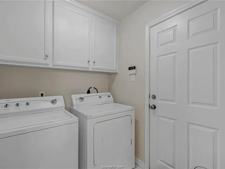 3755 Essen Loop — Photo 12