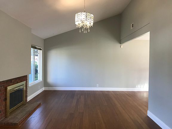 5th image of 4551 Cabello St
