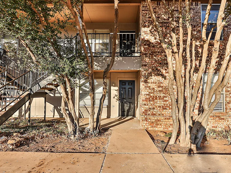 7406 Waco Ave #D — Photo 2