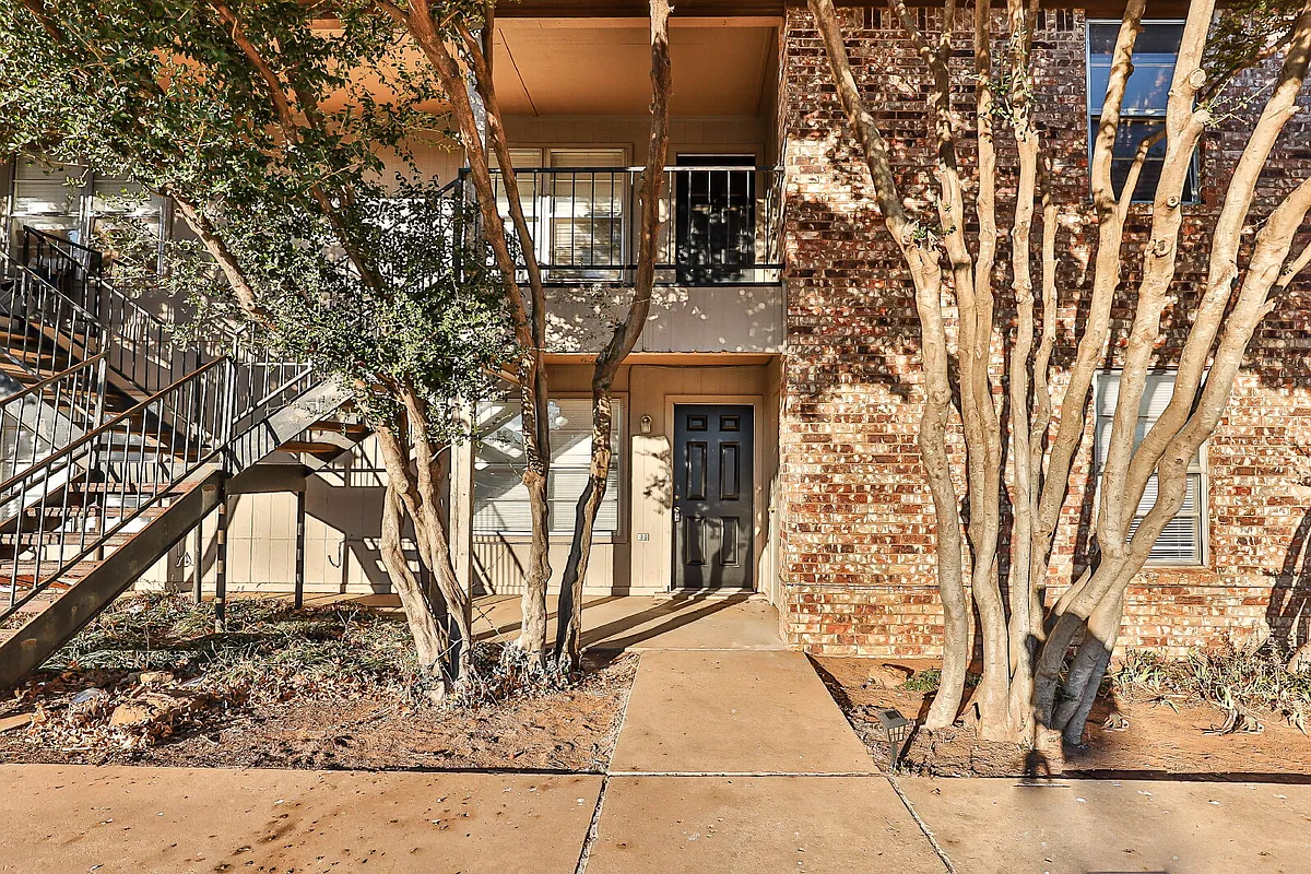 Building Photo - 7406 Waco Ave #D