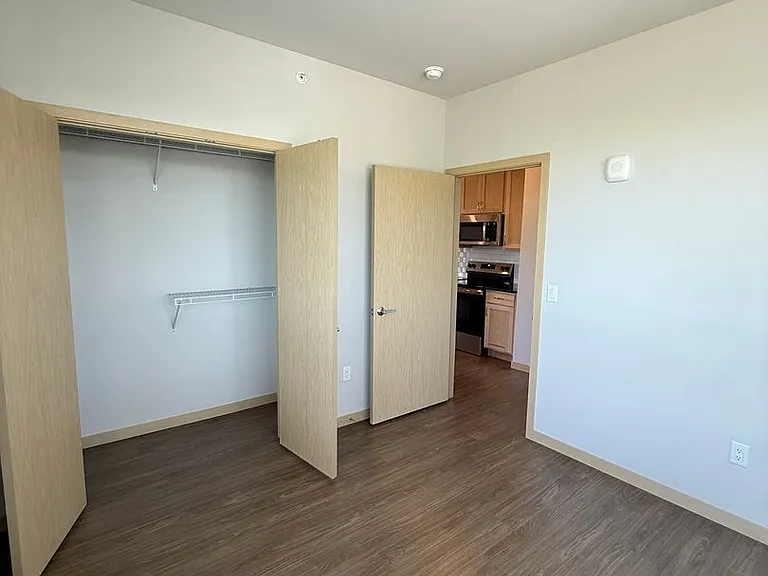 Mira Apartments — Photo 85