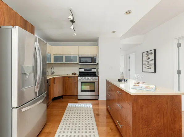 343 4th Avenue image 6 of 24