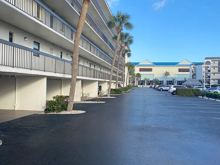 1012 Anglers Cv #D202 — Photo 16