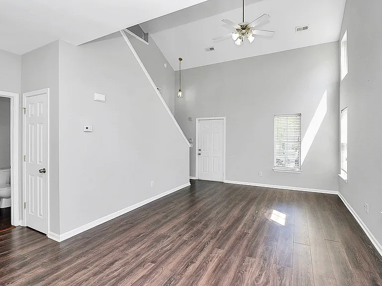 3731 Bullard St — Photo 9