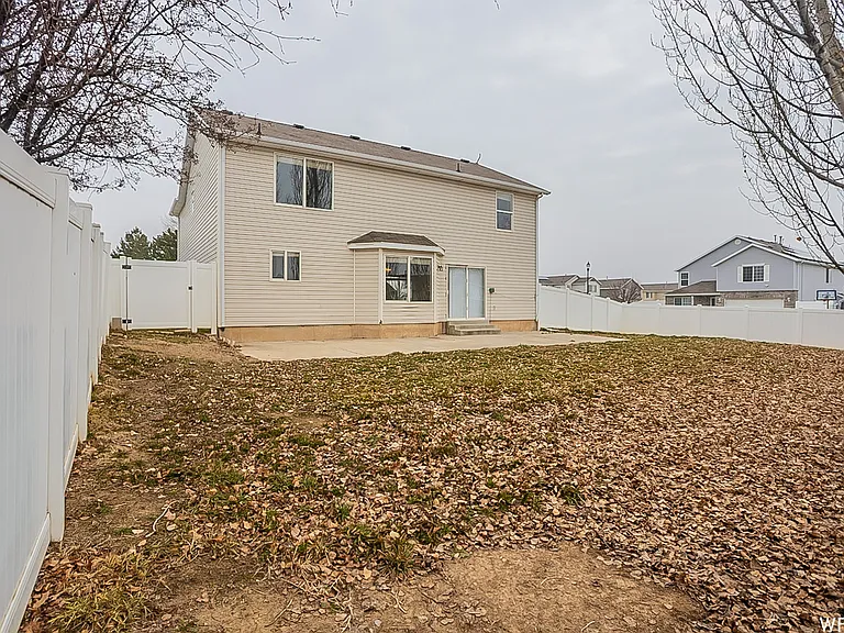 1890 S 875 E — Photo 17