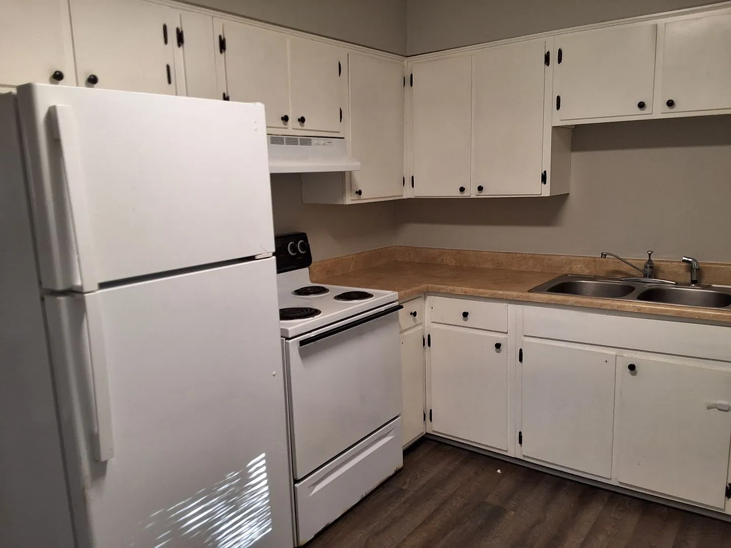 1122 Evelyn Drive — Photo 4