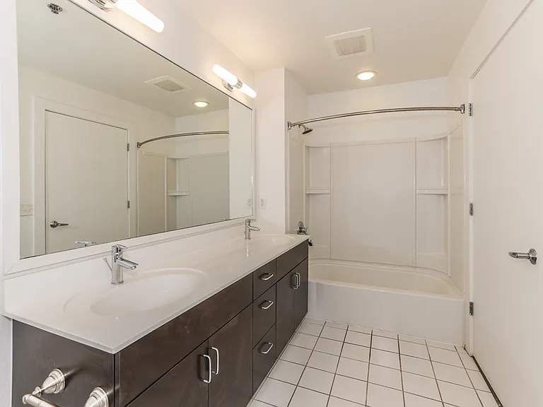 10 N Greenwood Ave — Photo 23