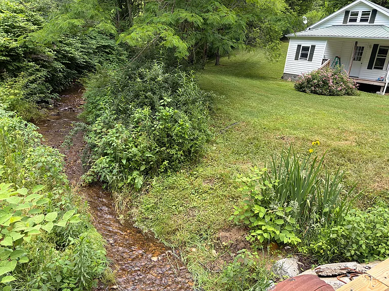 1516 Mountain Dale Rd — Photo 2