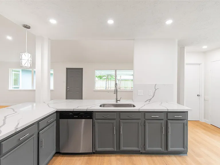 15707 Amapola Dr — Photo 19