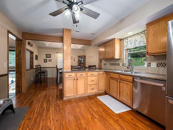 4th image of 5737 Miami Ave