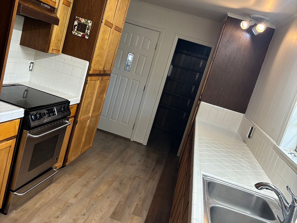 1st image of 752 Concordia A Dr