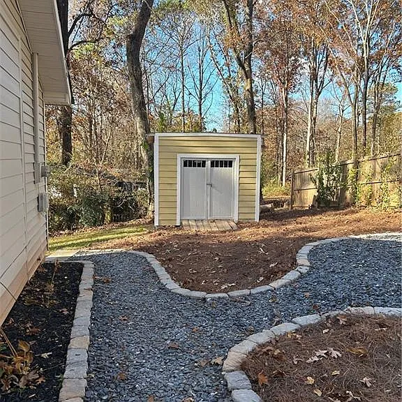 131 Fox Pl — Photo 26