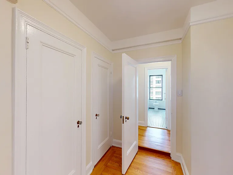 210 E 68th St #6F — Photo 3