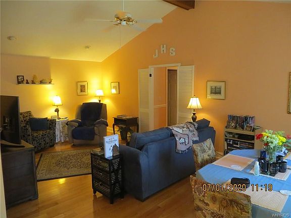 3rd image of 174 Peppertree Dr #F
