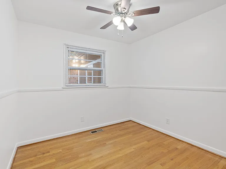 1555 Zurich Dr — Photo 24