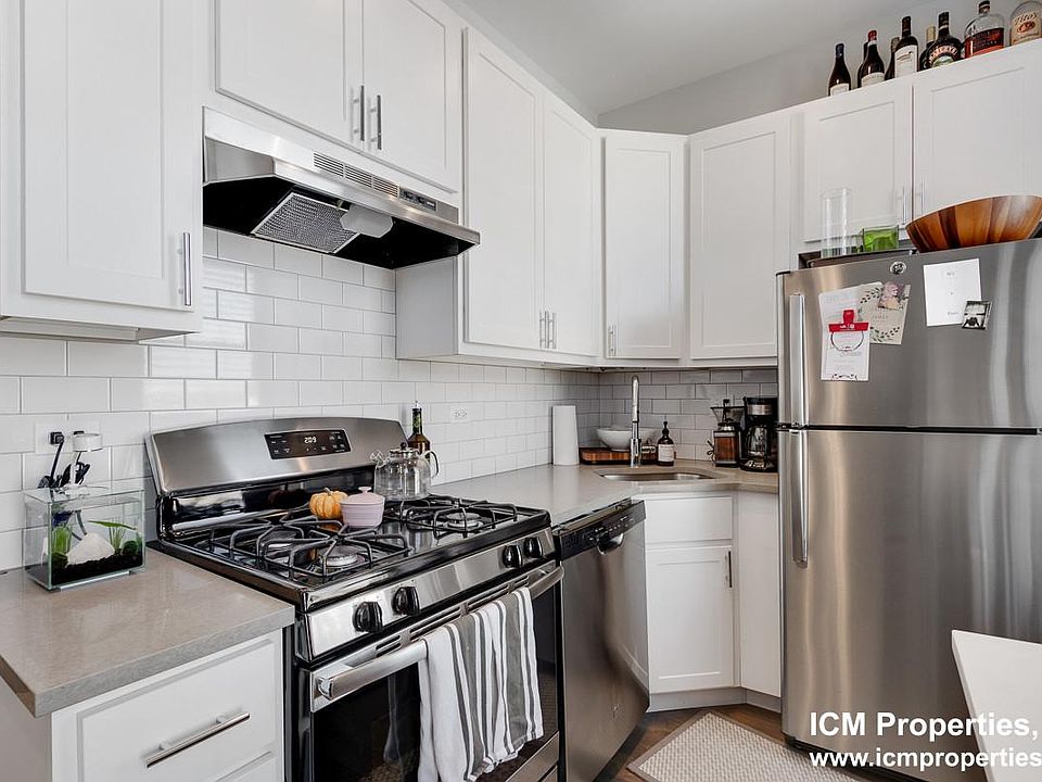 1st image of 350 W Dickens Ave APT 1