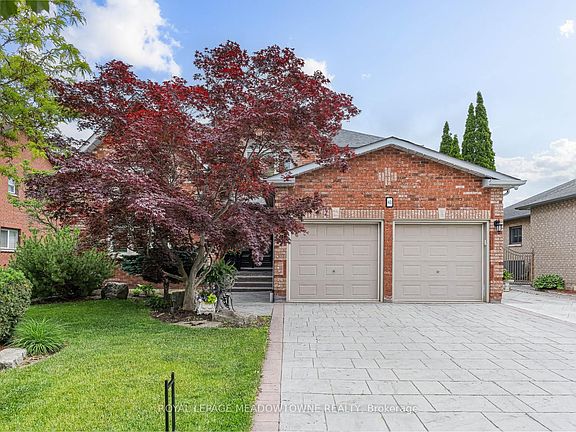 2nd image of 63 Craig Cres