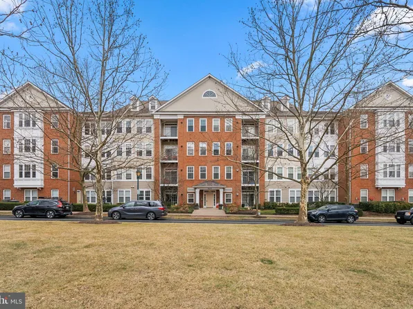 502 King Farm Blvd APT 402, Rockville, MD 20850