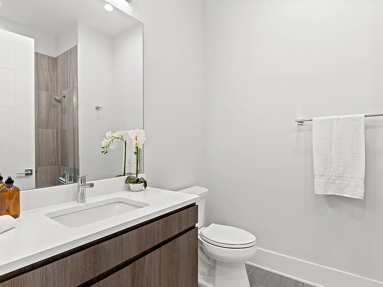 Luxe Suites Chicago Luxury Apartments — Photo 85
