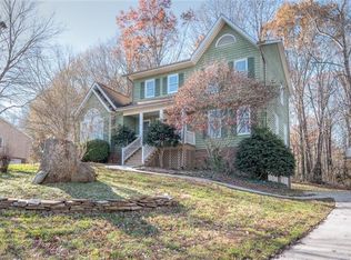 3974 Shakespeare Dr, Hickory, NC 28601
