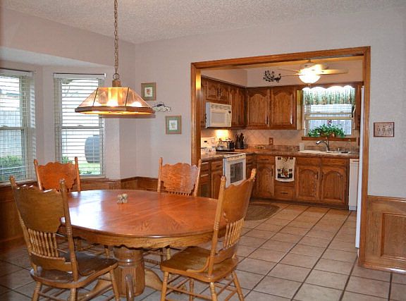 3rd image of 4713 Preston Dr