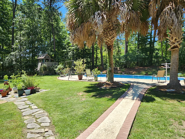 1529 Millington Rd — Photo 24