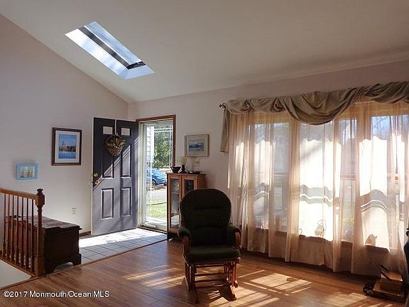 3rd image of 130 Fox Hollow Dr