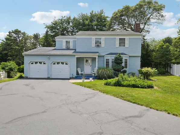 19 Sherwood Court, Ronkonkoma, NY 11779
