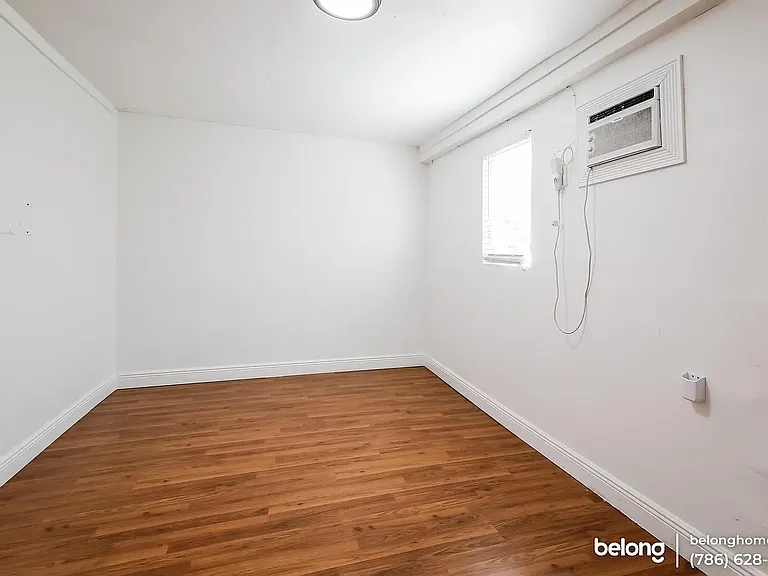 5631 Polk St — Photo 4