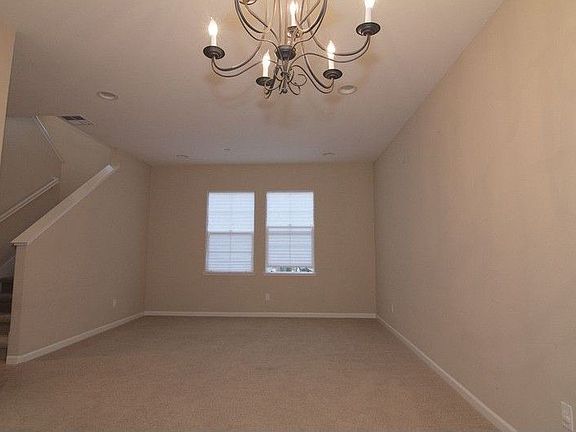 3rd image of 3007 Mary Helen Ln