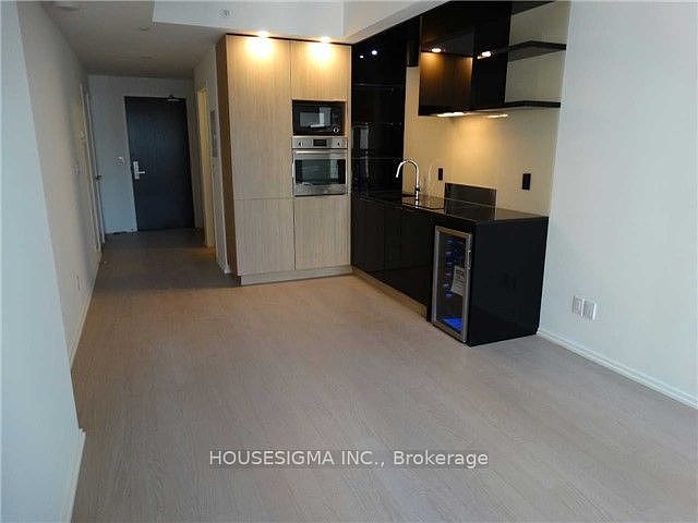 2nd image of 70 Temperance St Unit 514