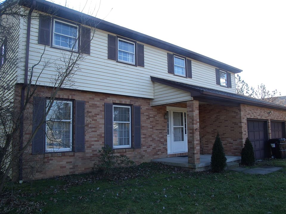 2 story on 3.128 acres!