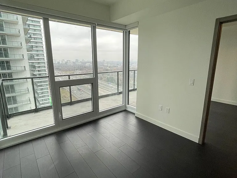 85 McMahon Dr #2015 — Photo 15