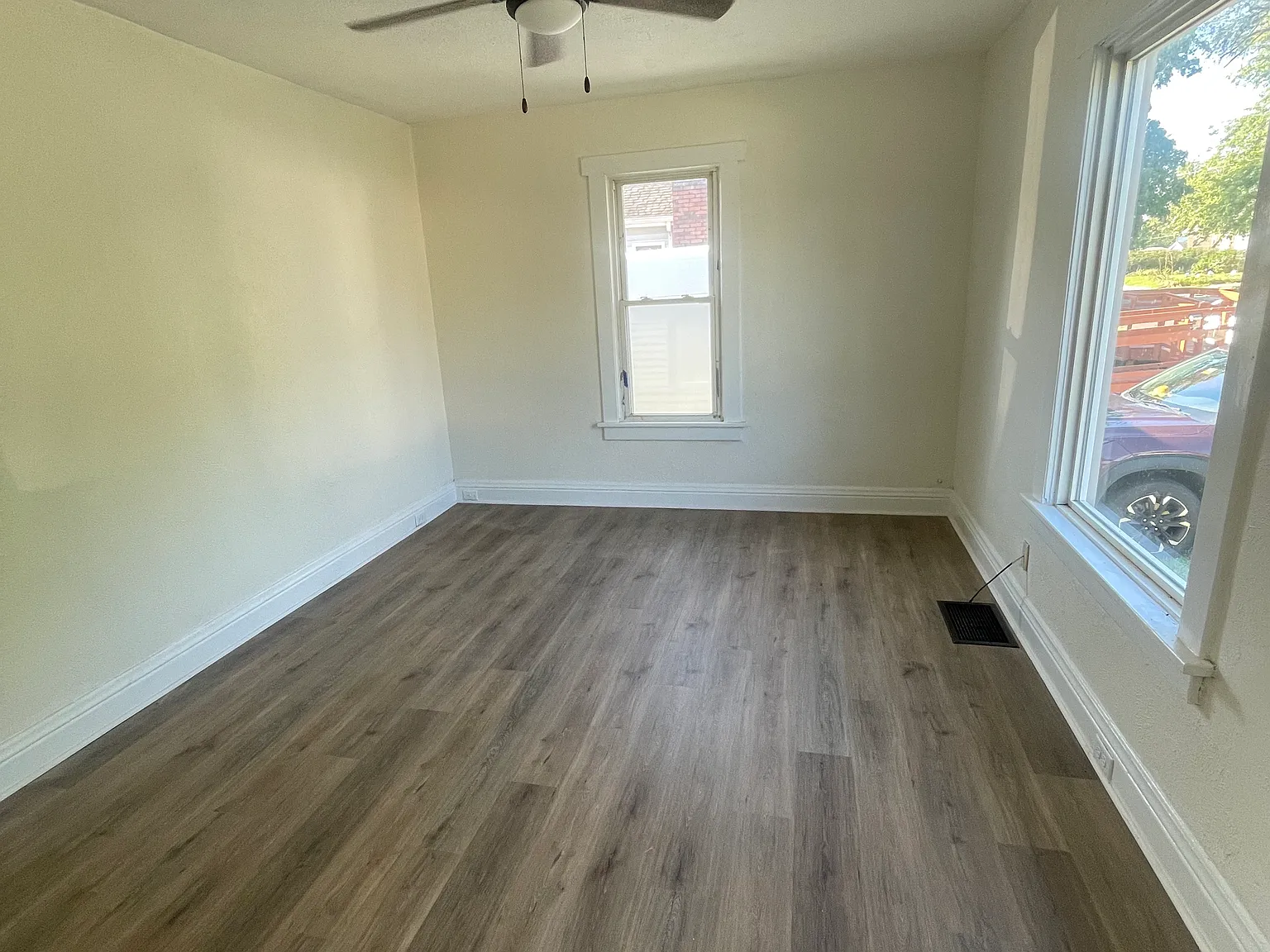 1 bed, 1000 sqft, $950 — Photo 3