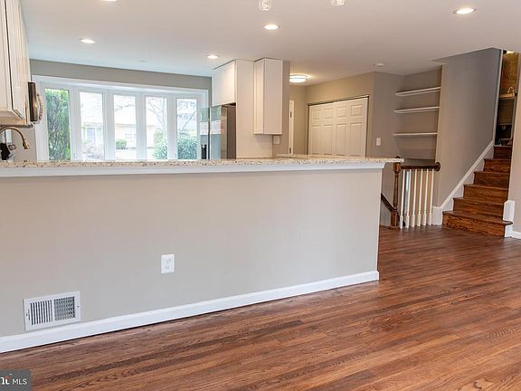 3rd image of 7321 Sara St