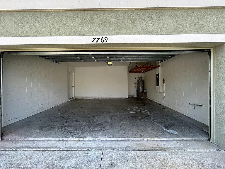 7769 Tuscan Bay Cir — Photo 23