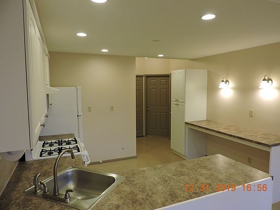 5th image of 401 Rogers Ave APT 3