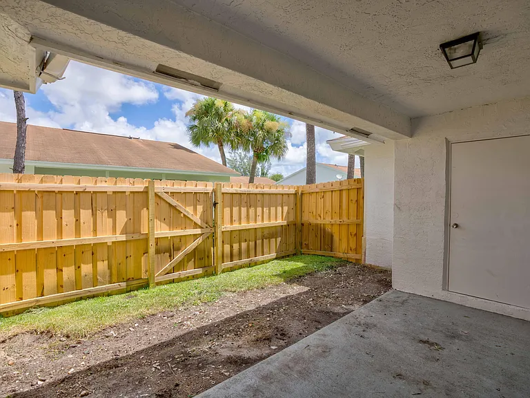 9244 Roan Ln #B — Photo 14