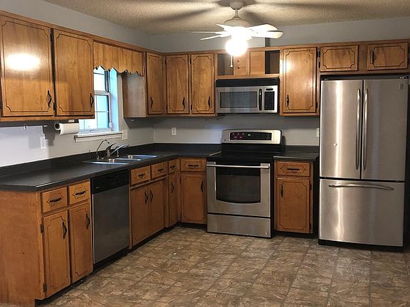 5th image of 963 Lakeside Dr