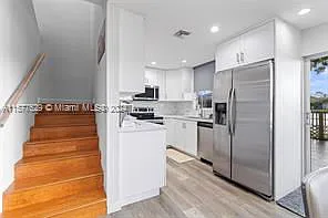 9731 NW 37th St — Photo 5