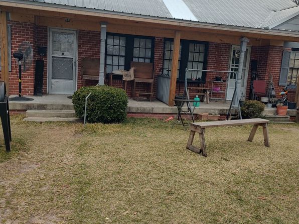 302 W Church St, Swainsboro, GA 30401