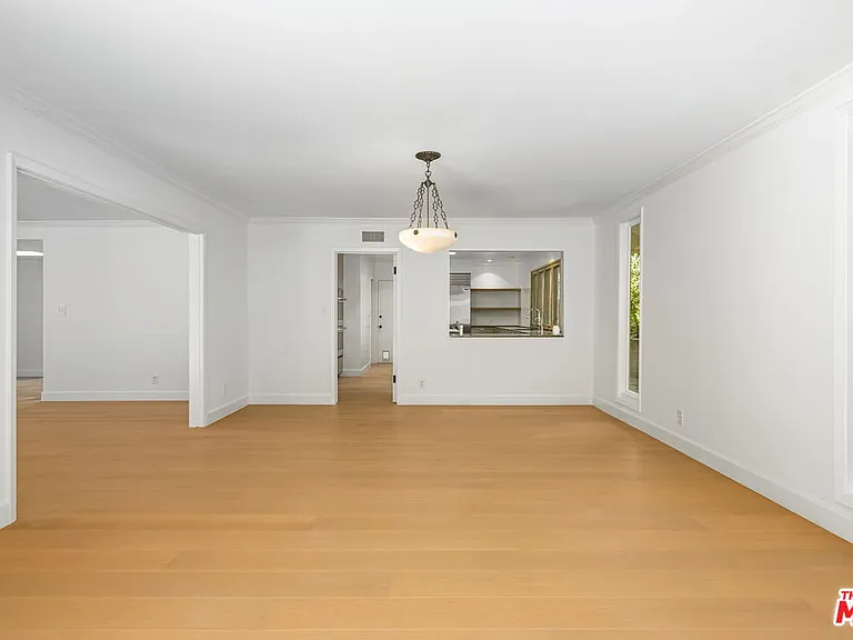 1836 N Doheny Dr — Photo 13
