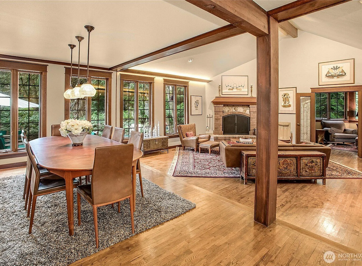 5 bed, 2.5 bath, 4020 sqft, $8,000 — Photo 4