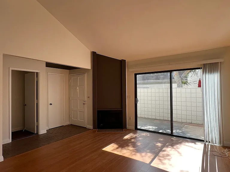 598 W Huntington Dr #K — Photo 6