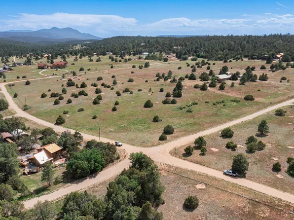 25 Mockingbird Hill Rd, Tijeras, NM 87059