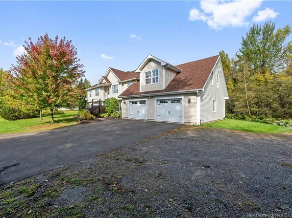 21 Rogers Rd, Moncton, NB E1G 2N2