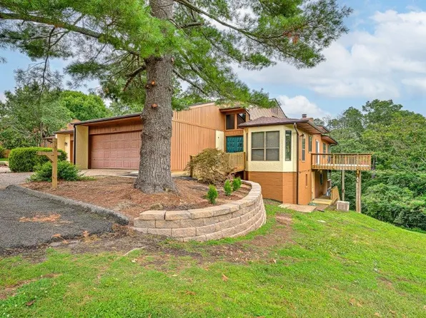 9043 N Park Rd, Rogers, AR 72756
