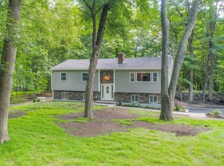 690 Hanover St, Yorktown Heights, NY 10598